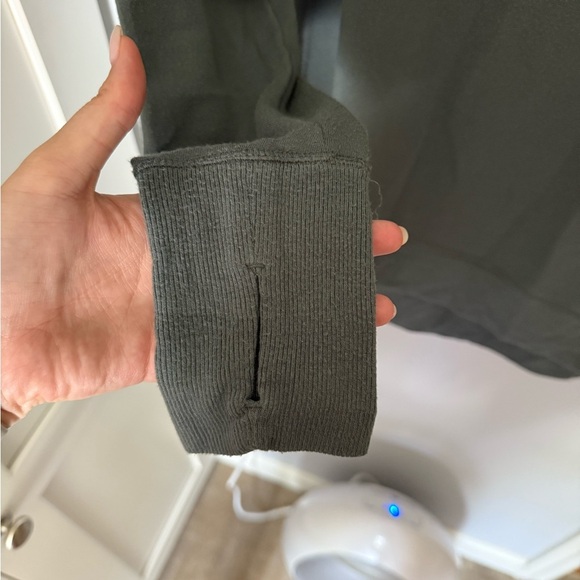 Altheta Coaster Luxe Sweatshirt - Picture 3 of 4